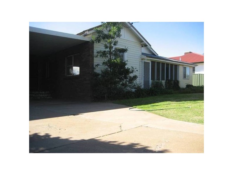 64 George Street, Gunnedah NSW 2380