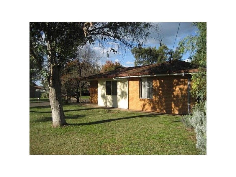 6 Herbert Street, Gunnedah NSW 2380