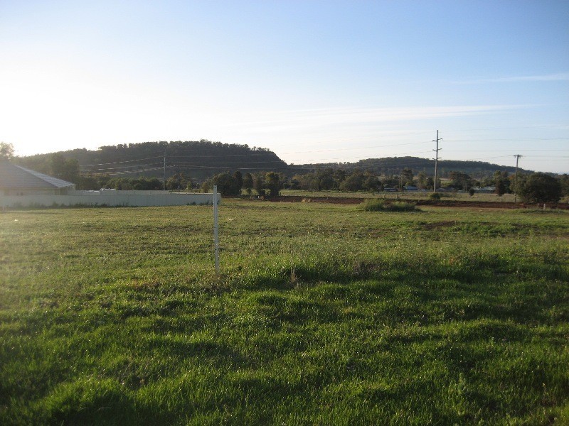 * Wattle & Waratah Streets, Gunnedah NSW 2380