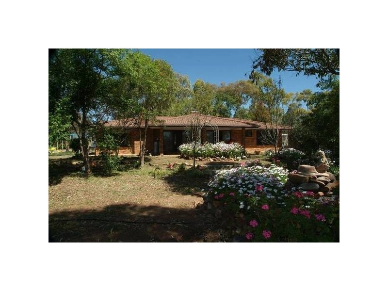 13 Carlyon Avenue, Gunnedah NSW 2380