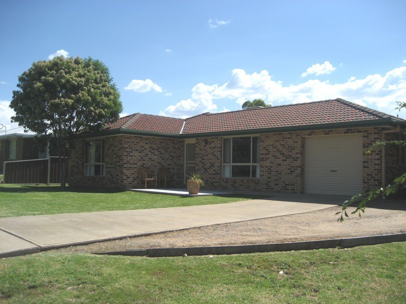 15 Davis Avenue, Gunnedah NSW 2380