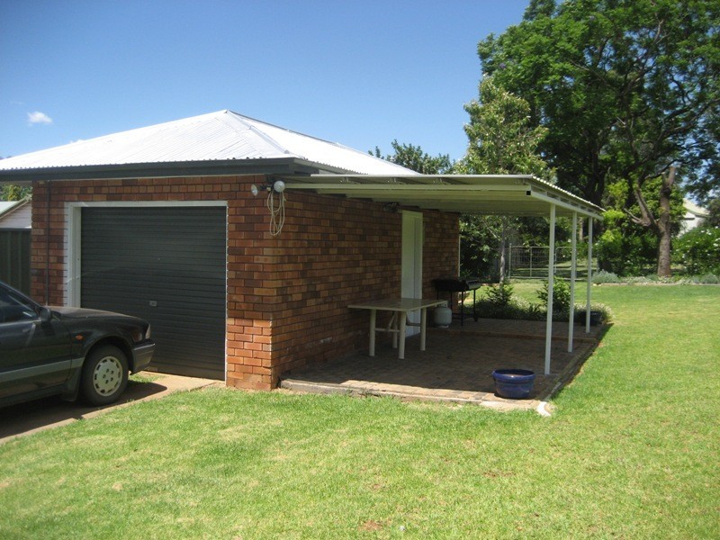 8 Albion Street, Gunnedah NSW 2380
