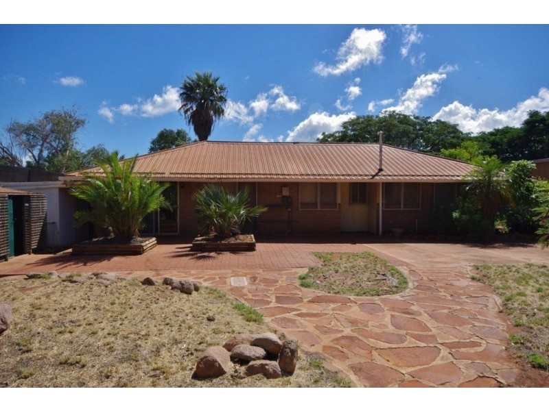 11 Drummond Crescent, Dampier WA 6713