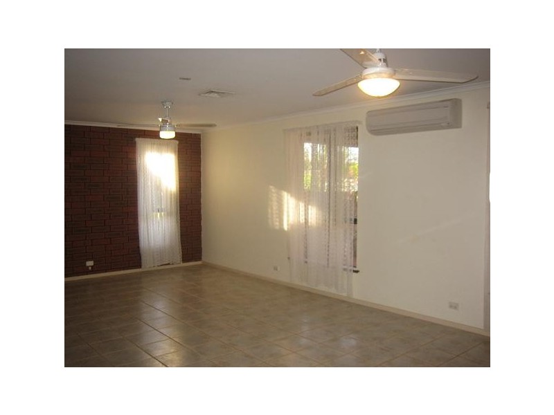 2 Carroll Place, Millars Well WA 6714