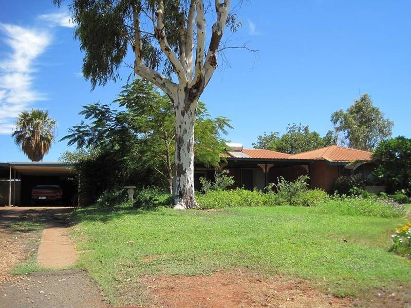 96 Oakover Crescent, Dampier WA 6713