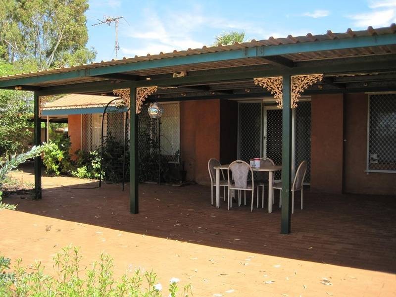 96 Oakover Crescent, Dampier WA 6713