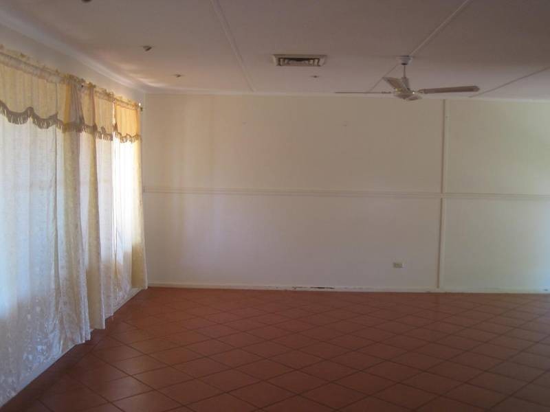 96 Oakover Crescent, Dampier WA 6713