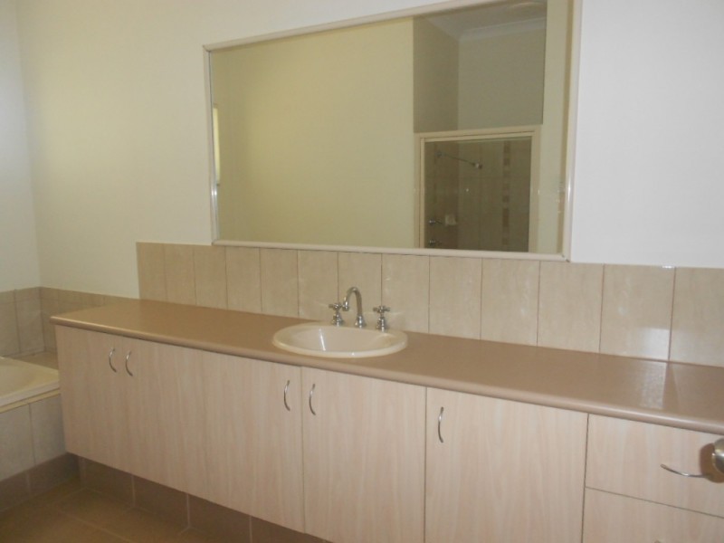 37 Koolinda Parade, Baynton WA 6714