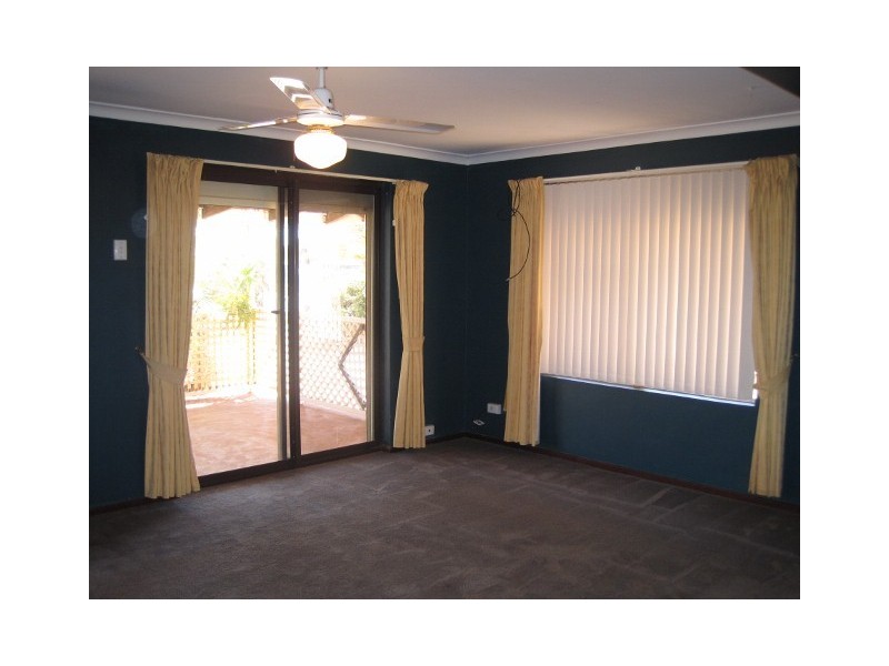 11 Durack Crescent, Dampier WA 6713