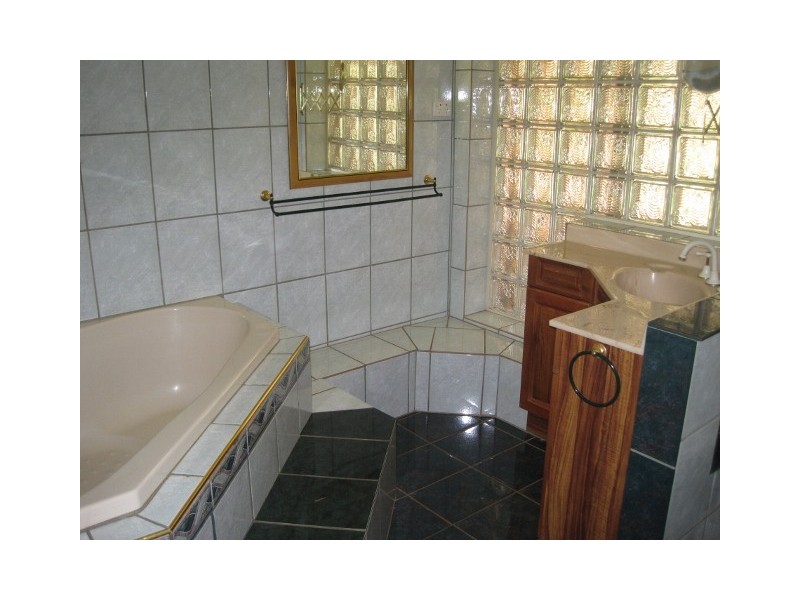 11 Durack Crescent, Dampier WA 6713