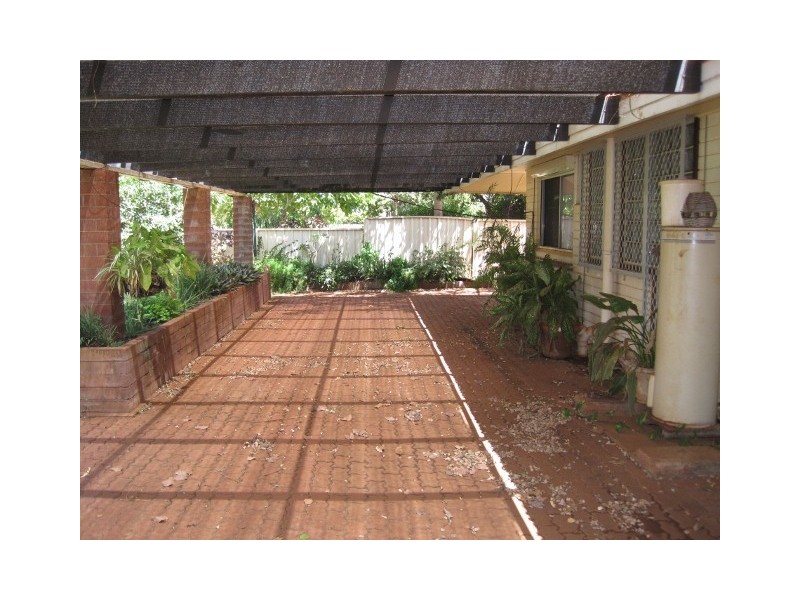 11 Durack Crescent, Dampier WA 6713