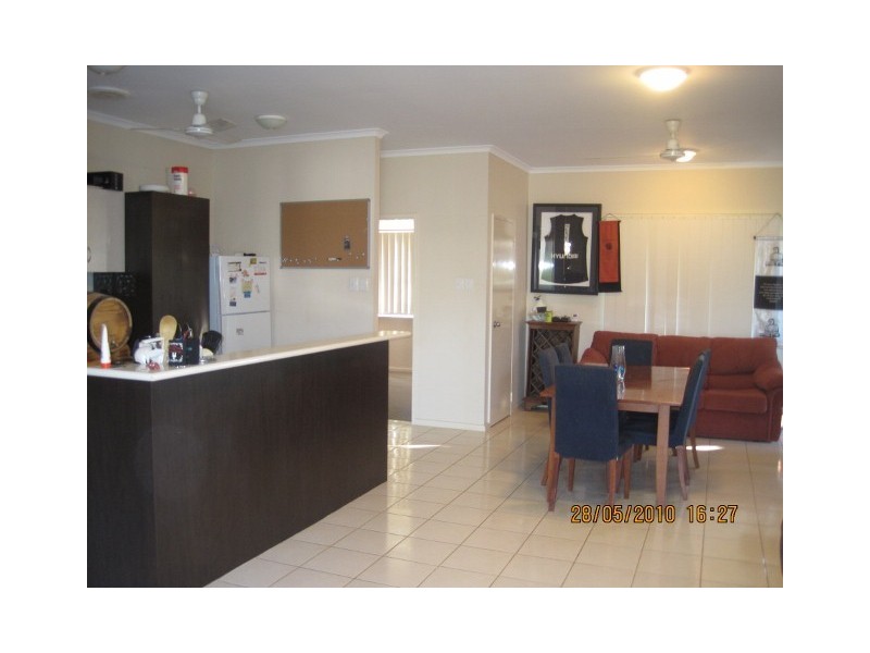 9/2 Buchanan Circuit, Baynton WA 6714