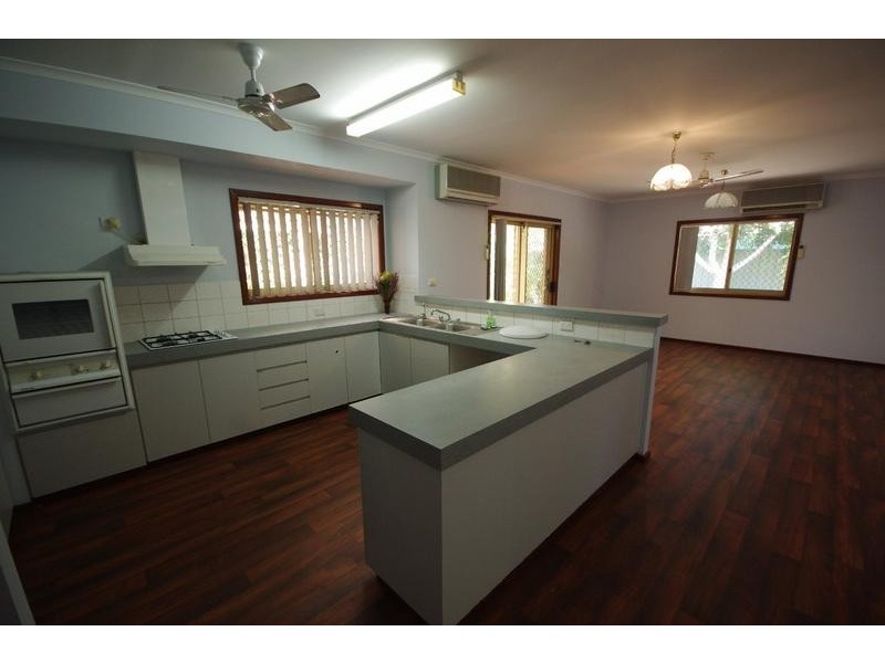 5 Tournay Court, Baynton WA 6714