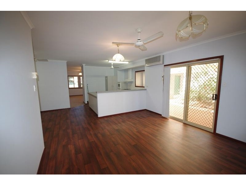 5 Tournay Court, Baynton WA 6714