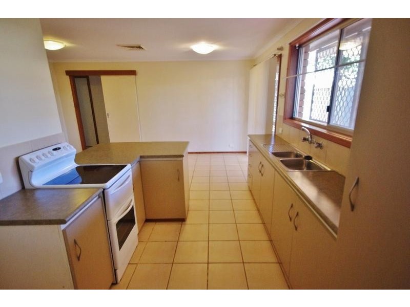 8B Stanbridge Way, Karratha WA 6714