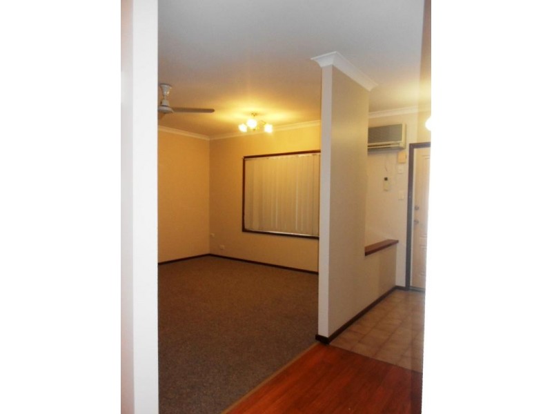 8 Birch Place, Baynton WA 6714