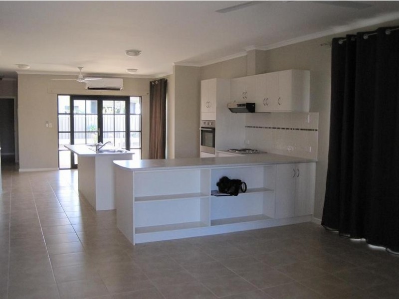 5 Plumegrass Way, Nickol WA 6714