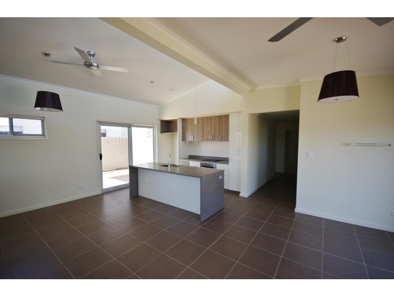 Unit 9 Padbury Central, Karratha WA 6714