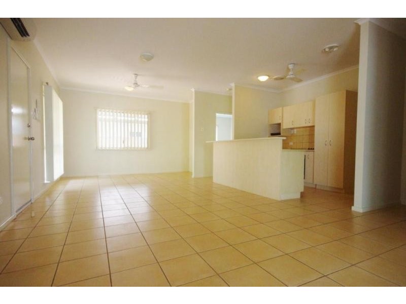 2/2 Buchanan Circuit, Baynton WA 6714