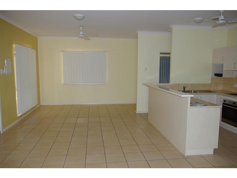 2/2 Buchanan Circuit, Baynton WA 6714