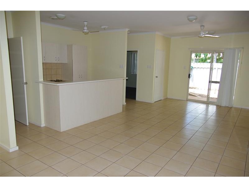 2/2 Buchanan Circuit, Baynton WA 6714