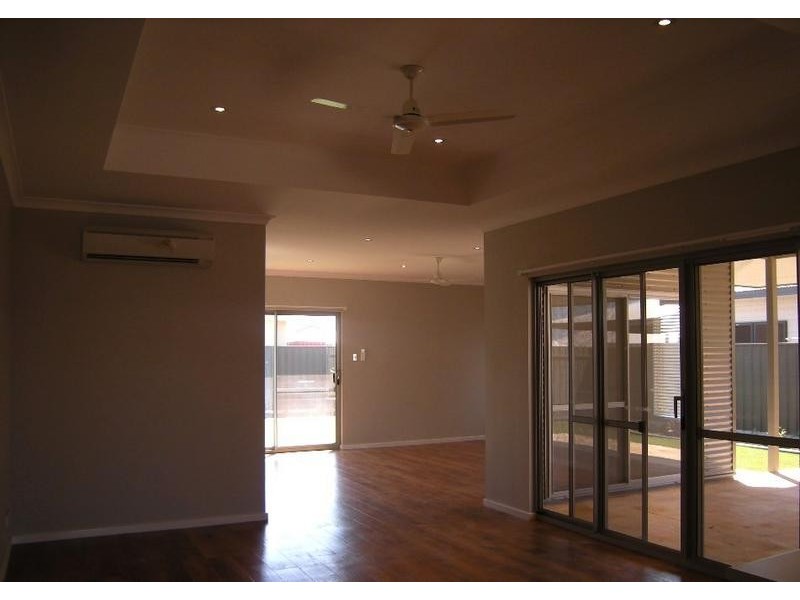 38 Bettong Bend, Baynton WA 6714