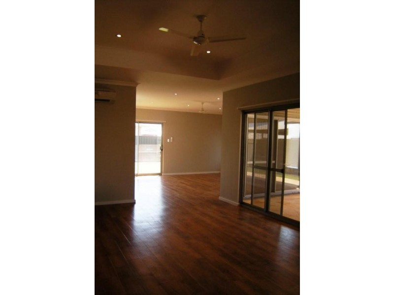 38 Bettong Bend, Baynton WA 6714