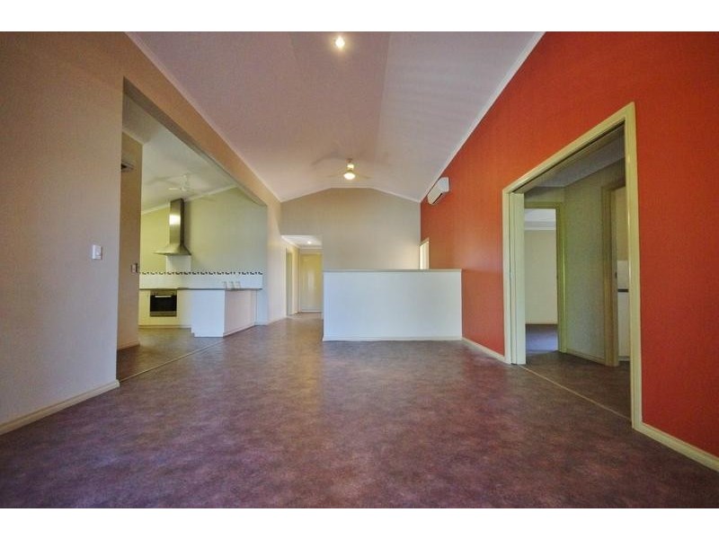 6 Plumegrass Way, Nickol WA 6714