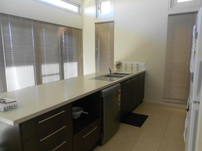 7 Treetop Crescent, Nickol WA 6714