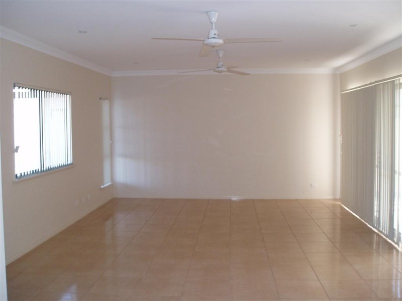 11 Moynes Court, Baynton WA 6714
