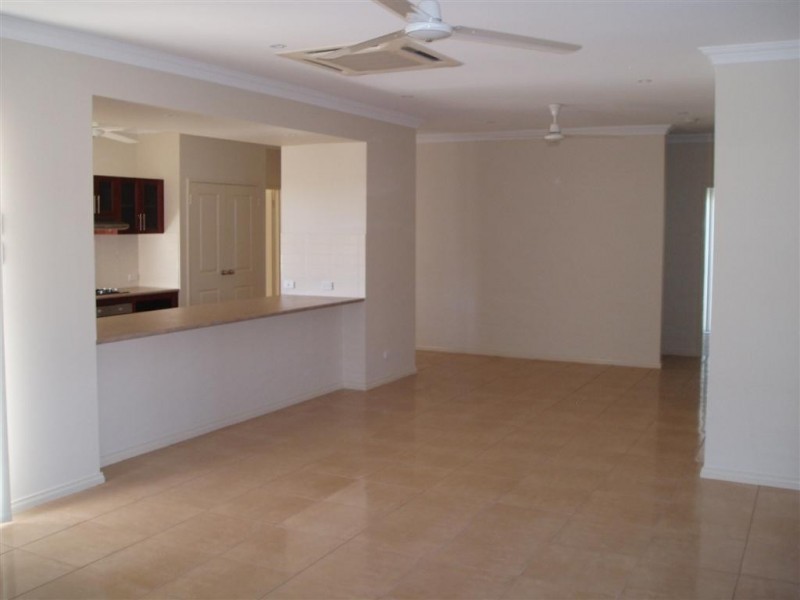 11 Moynes Court, Baynton WA 6714