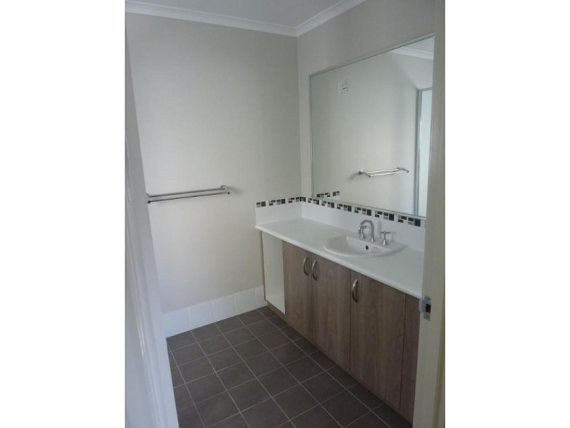 75 Mujira Ramble, Baynton WA 6714