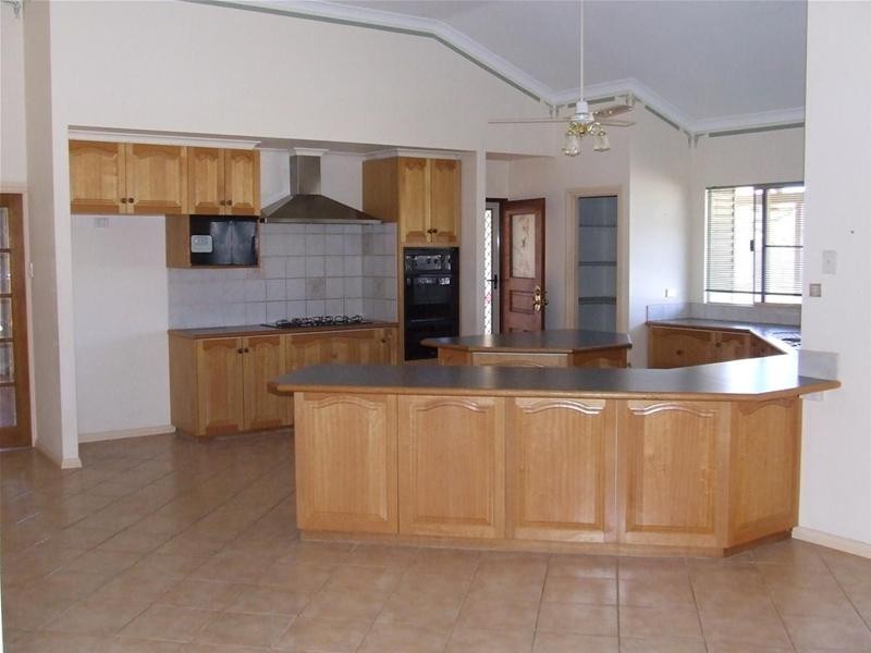 11 Comrie Court, Baynton WA 6714