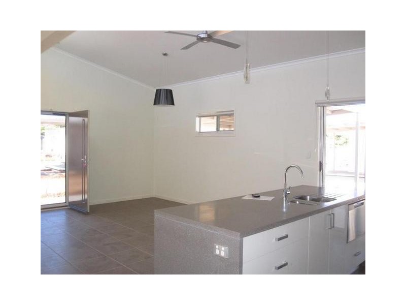 16 Padbury Central, Karratha WA 6714