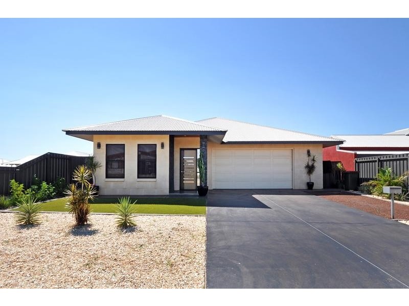 21 Curlew Street, Baynton WA 6714