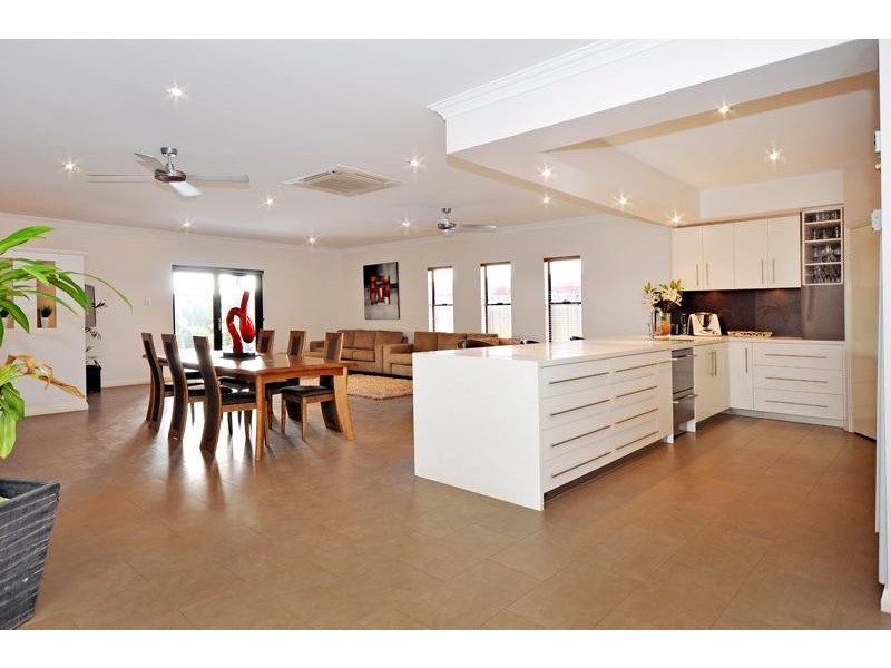 21 Curlew Street, Baynton WA 6714