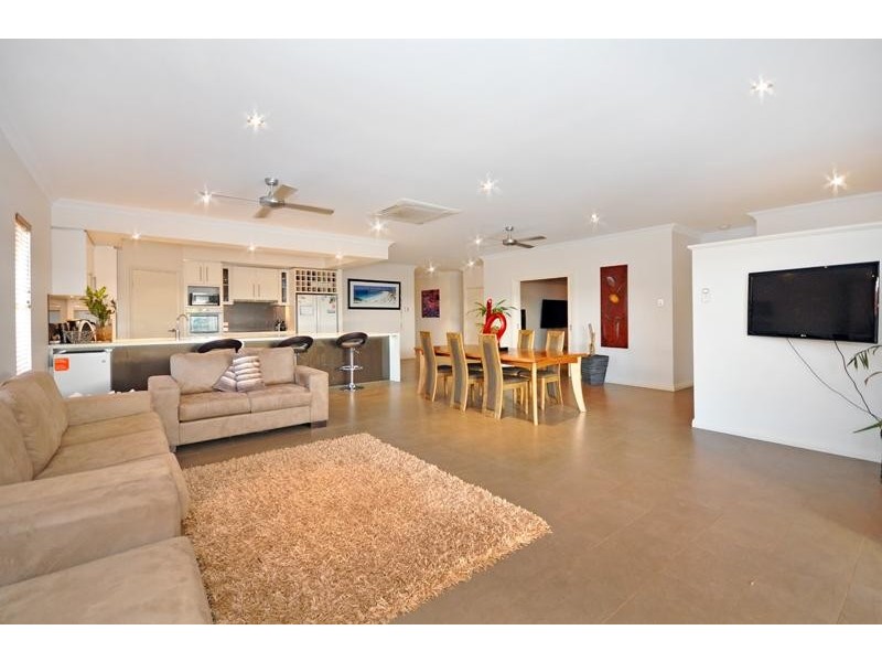 21 Curlew Street, Baynton WA 6714