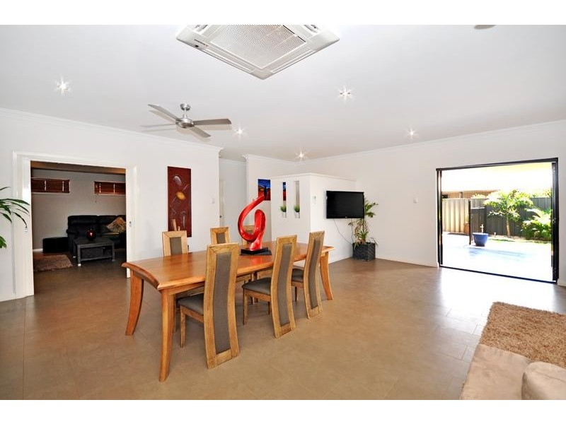 21 Curlew Street, Baynton WA 6714