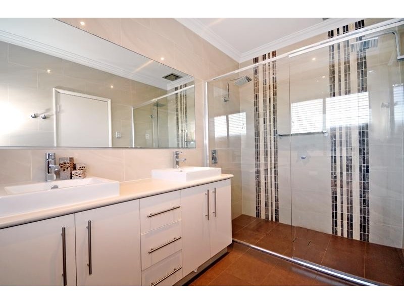 21 Curlew Street, Baynton WA 6714