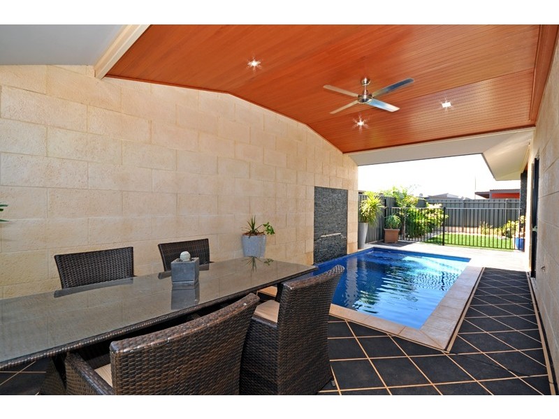 21 Curlew Street, Baynton WA 6714