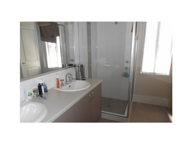 16 Curlew, Baynton WA 6714