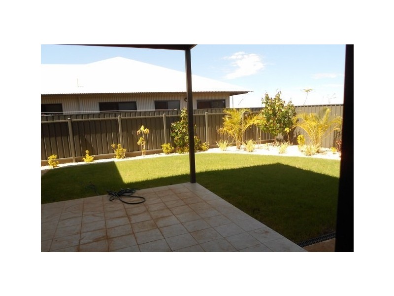 16 Curlew, Baynton WA 6714