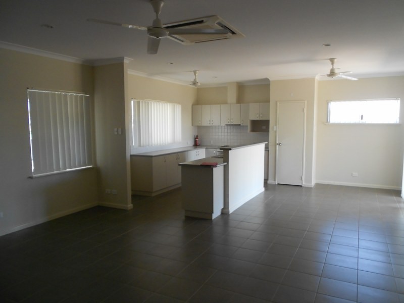 10 Flannelbush Turn, Nickol WA 6714