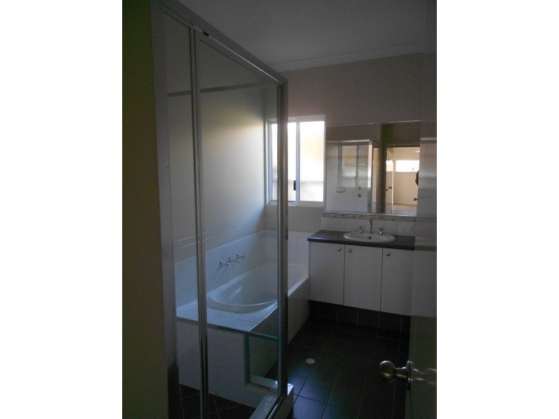 10 Flannelbush Turn, Nickol WA 6714