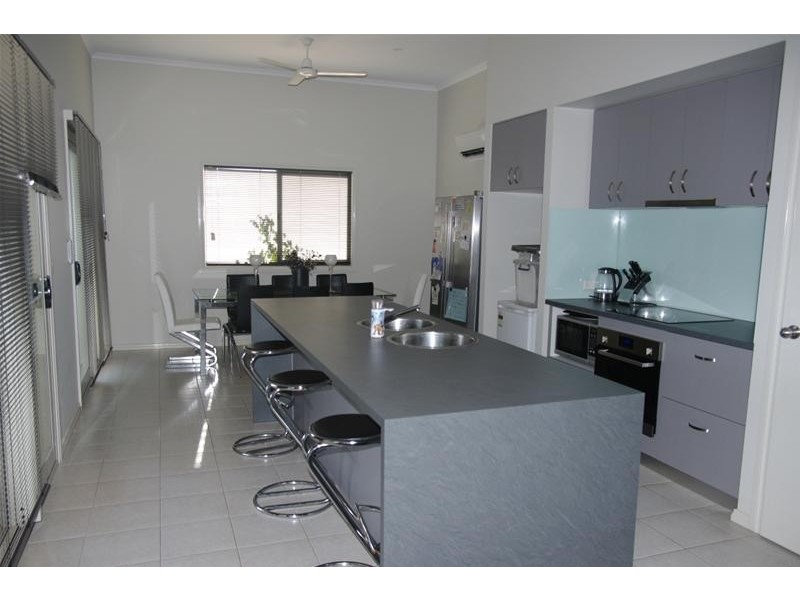 44 Tharnda Road, Baynton WA 6714