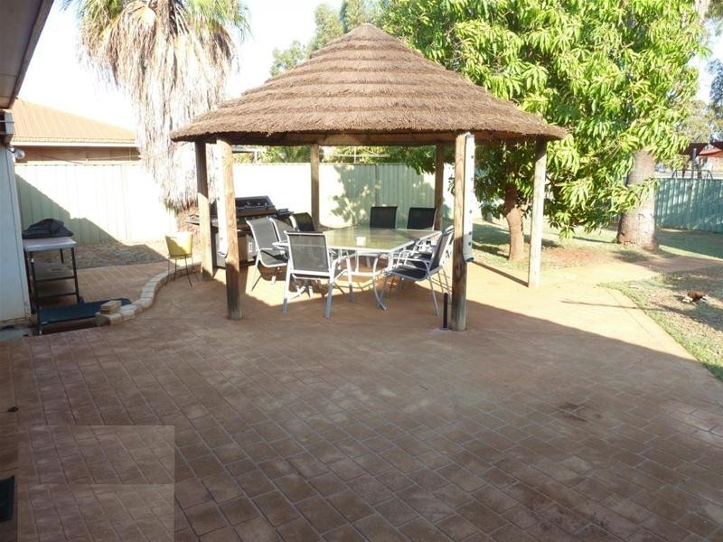 288 Robe Crescent, Dampier WA 6713