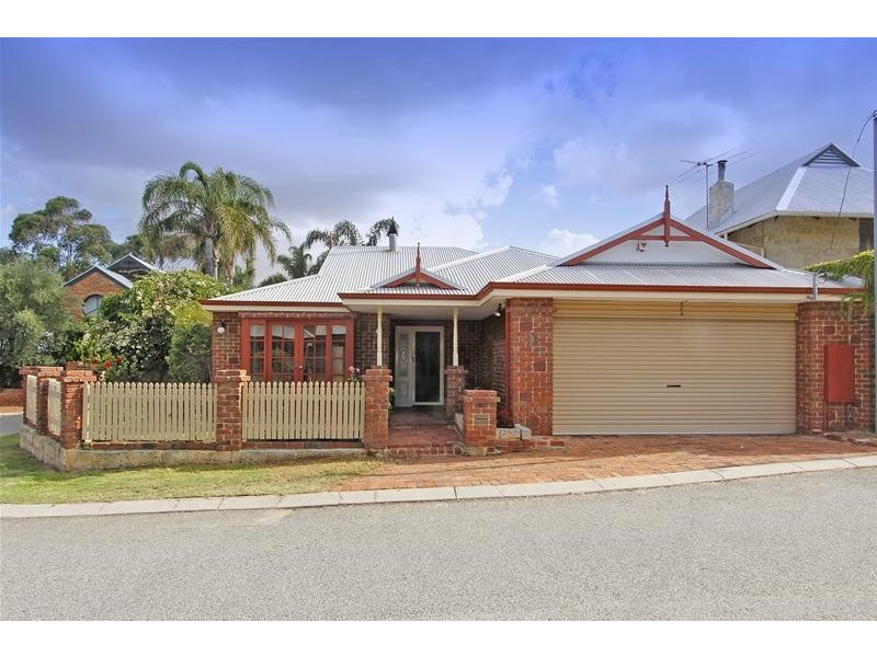 11 Dale Street, South Fremantle WA 6162