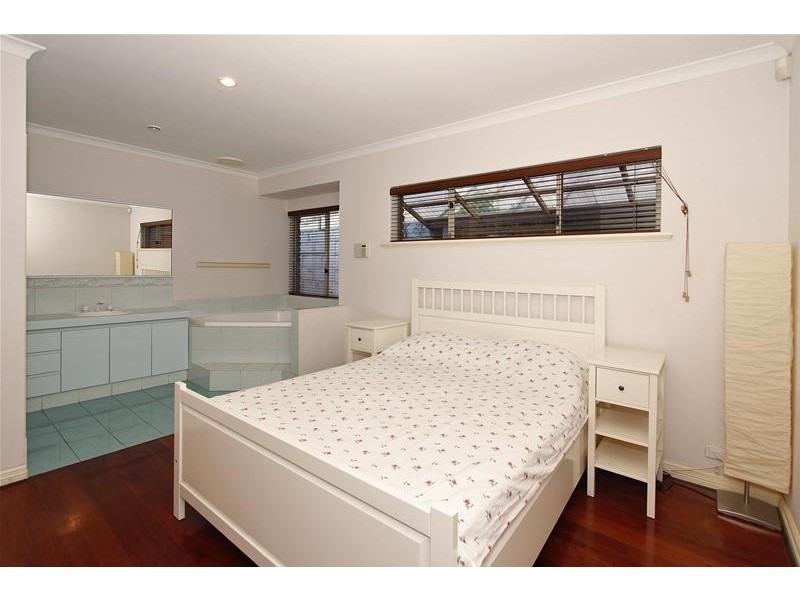 11 Dale Street, South Fremantle WA 6162