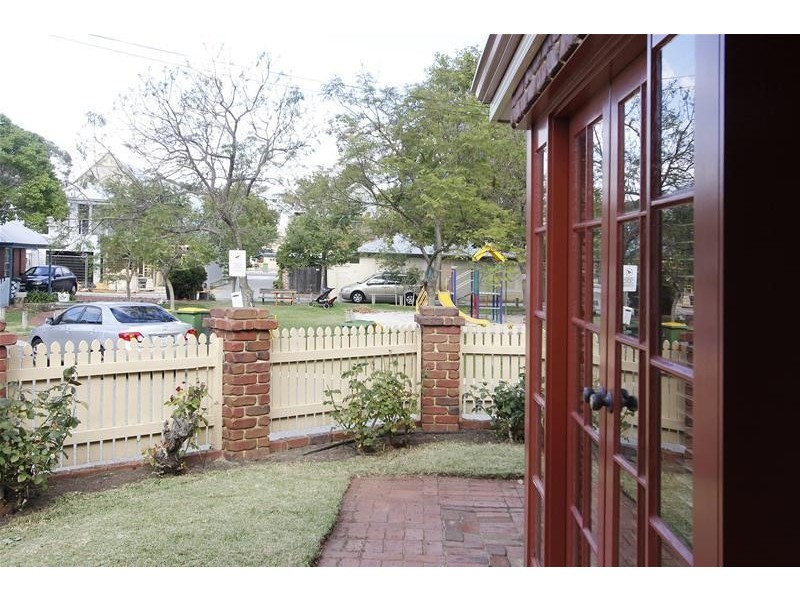 11 Dale Street, South Fremantle WA 6162