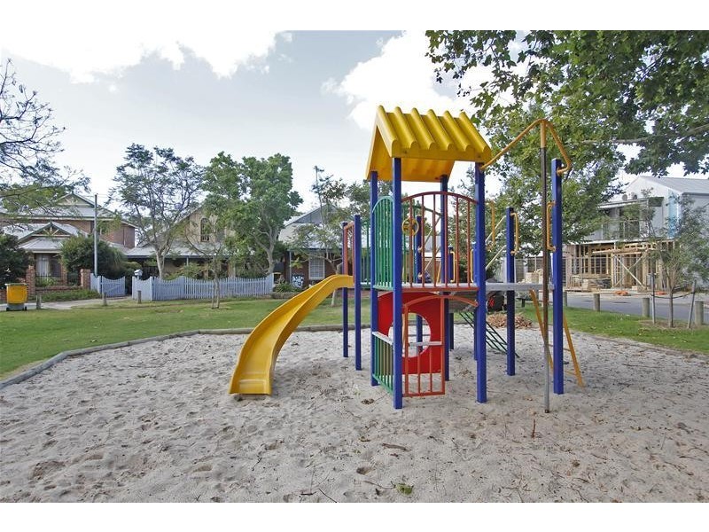 11 Dale Street, South Fremantle WA 6162